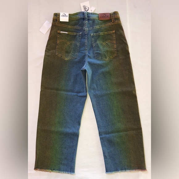 Jordache Farrah Crop Flare Ombré Jeans (31) - Picture 4 of 16